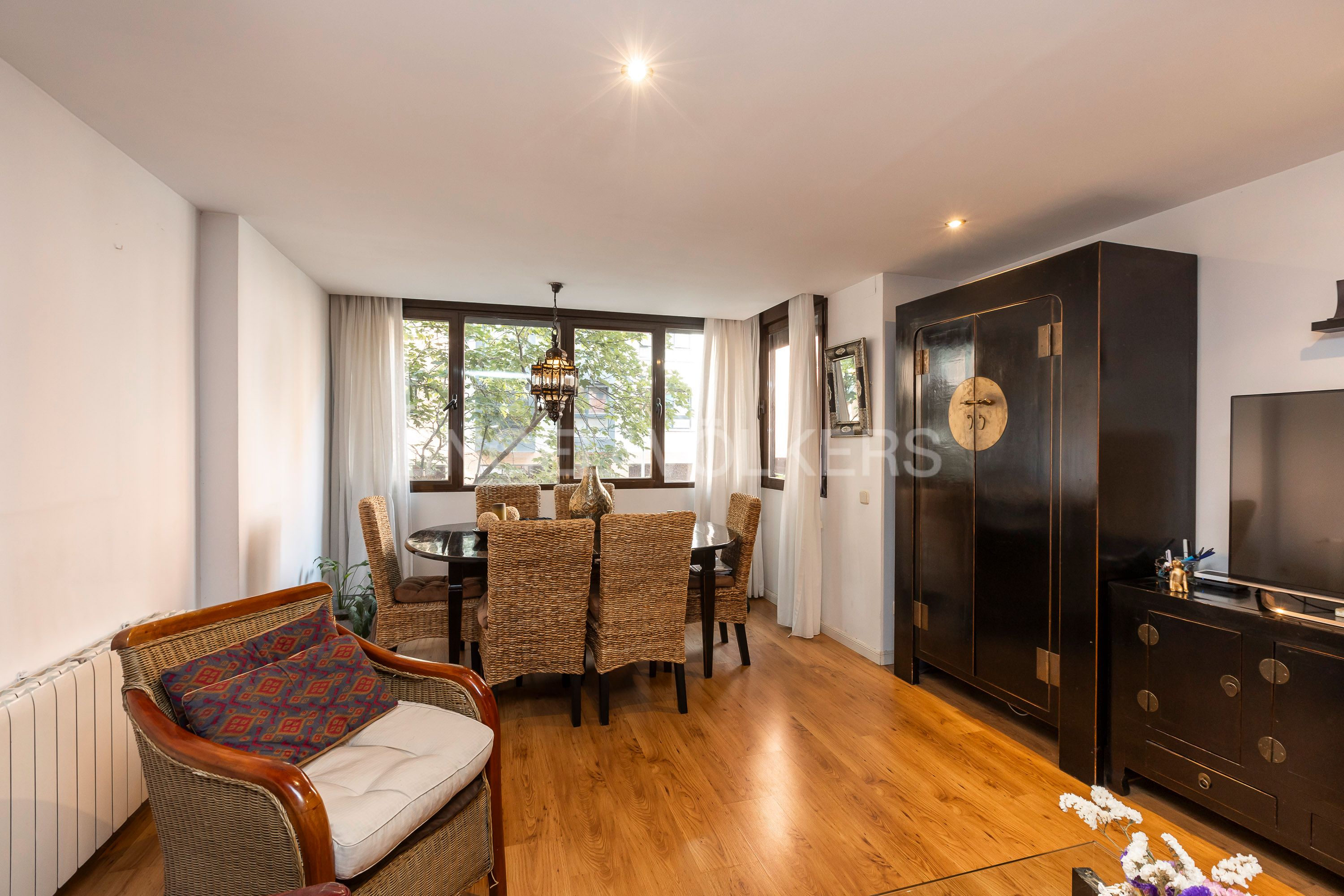 Menjador de Apartament en venda en  Madrid Capital amb Aire condicionat, Calefacció i Jardí privat