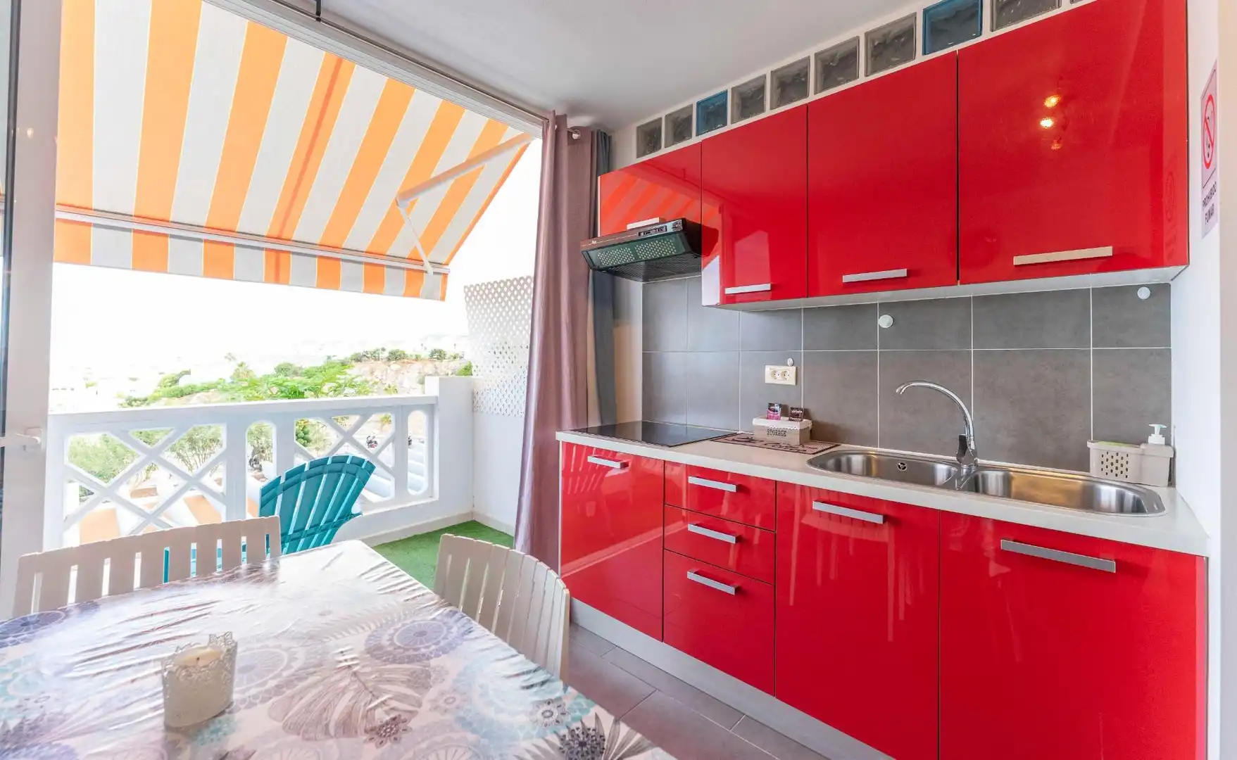 Cocina de Apartamento de alquiler en Adeje con Aire acondicionado, Terraza y Amueblado