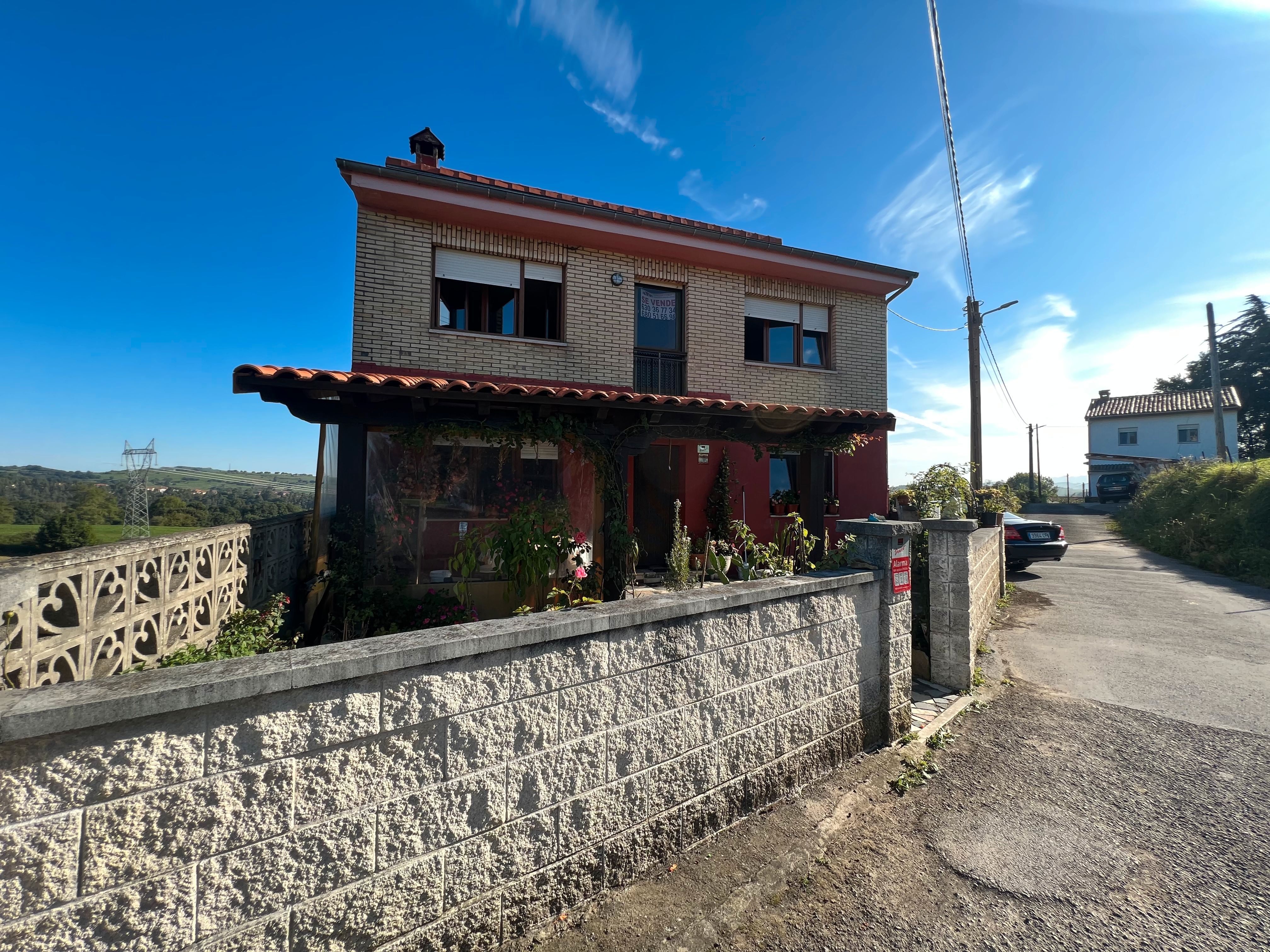 Vista exterior de Casa o xalet en venda en Reocín amb Jardí privat i Terrassa
