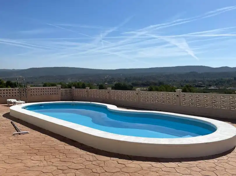 Chalet con piscina en venta en Urbanización Baños de San Antonio 10