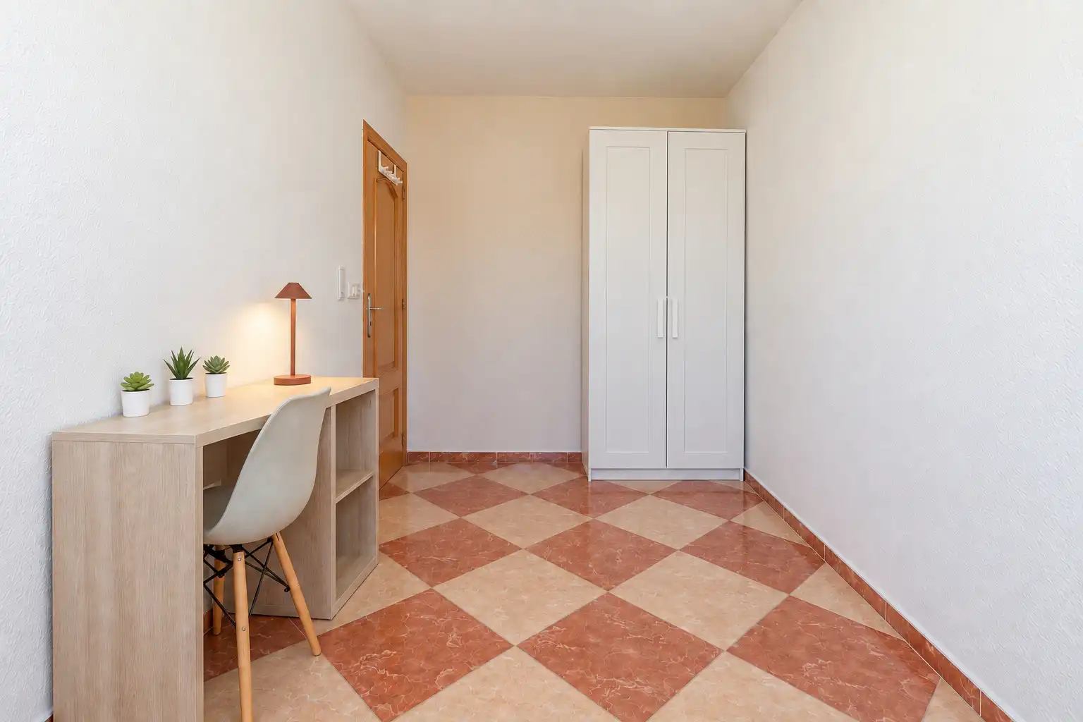 Bedroom of Flat for share in Universidad