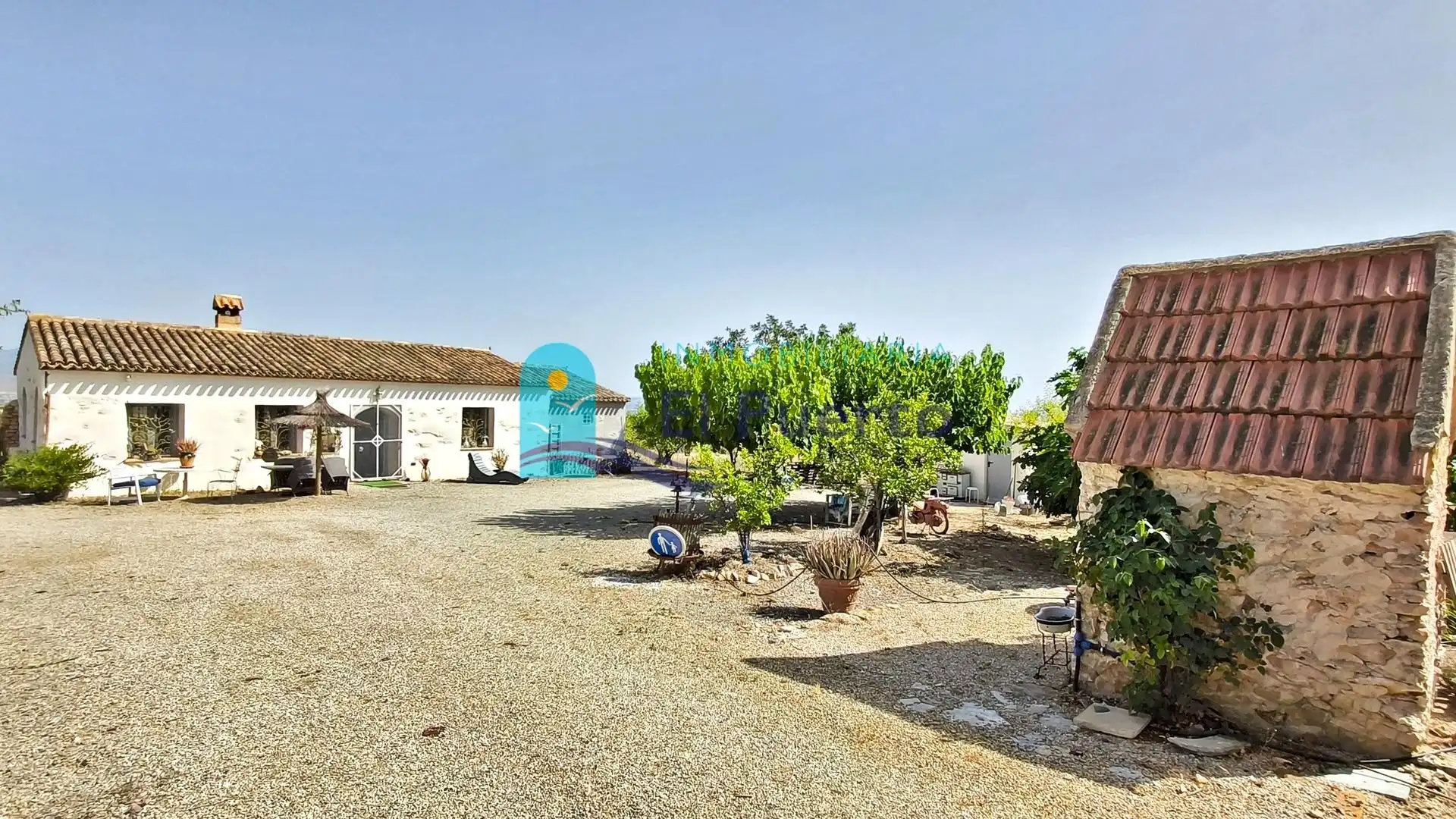 House with pool for sale in Totana