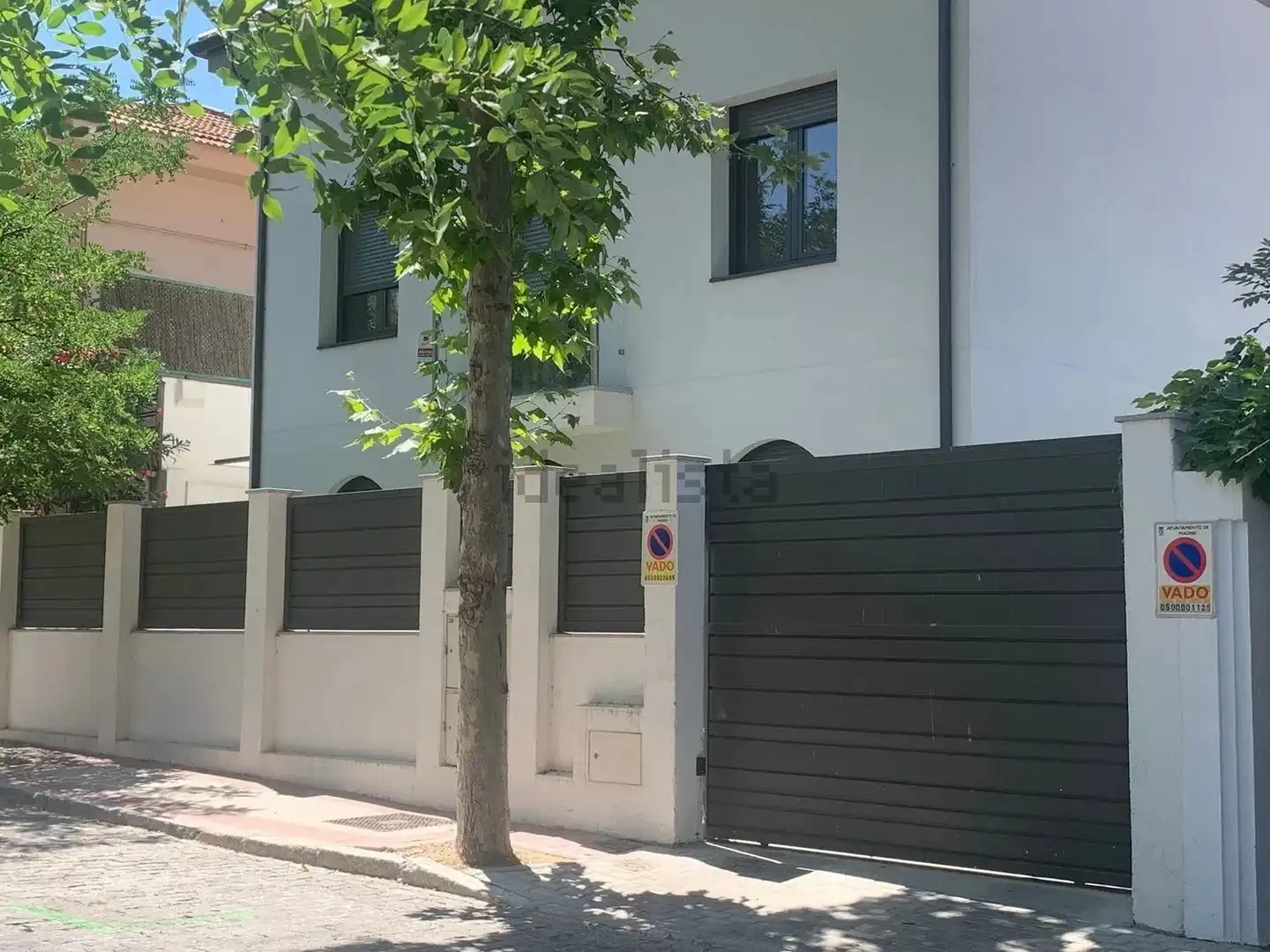 Vista exterior de Casa o xalet de lloguer en Madrid amb Aire condicionat, Calefacció i Jardí privat