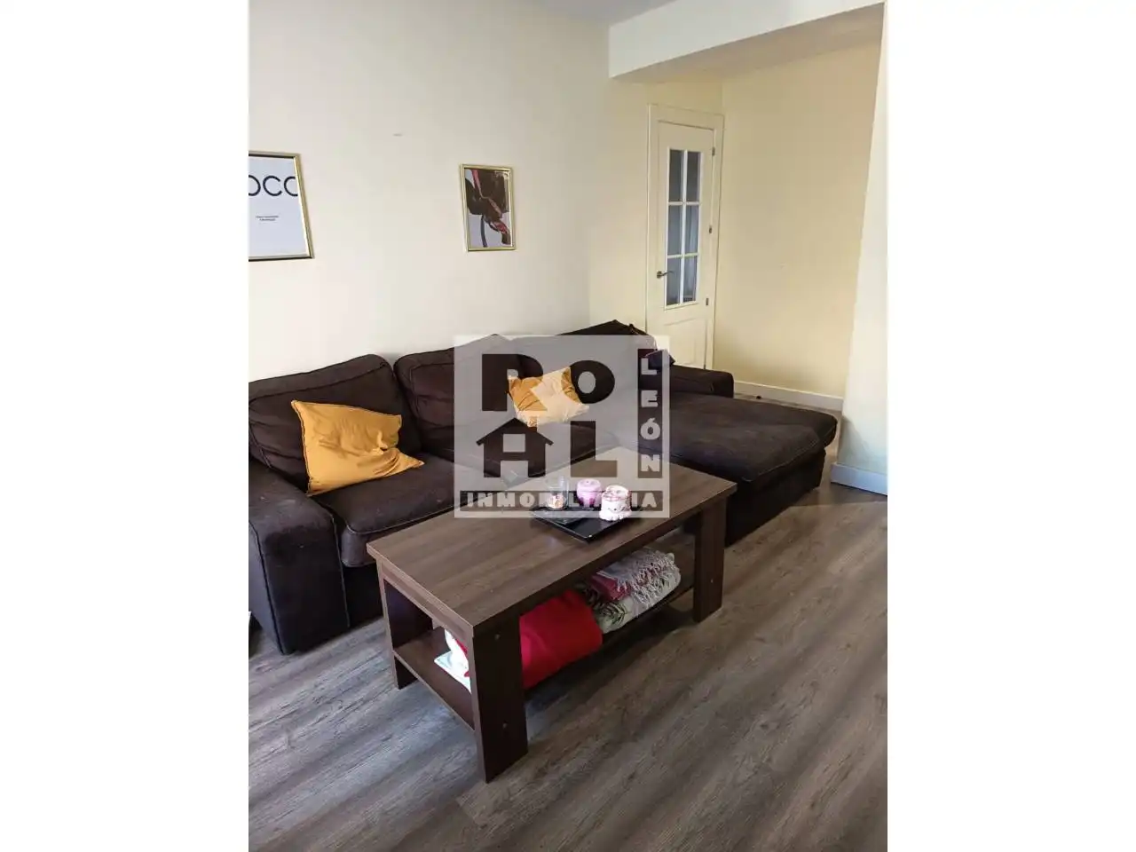 Living room of Flat for sale in León Capital   with Heating, Parquet flooring and Terrace