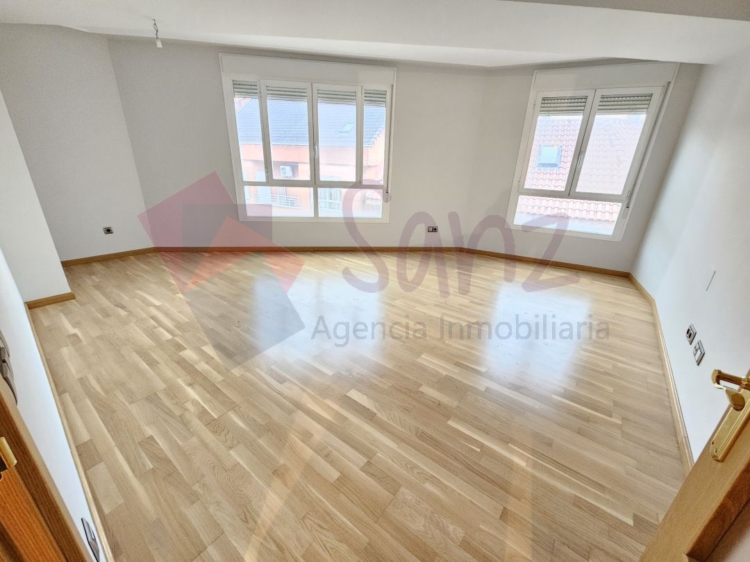 Sala d'estar de Àtic en venda en Villamediana de Iregua amb Aire condicionat, Calefacció i Terrassa