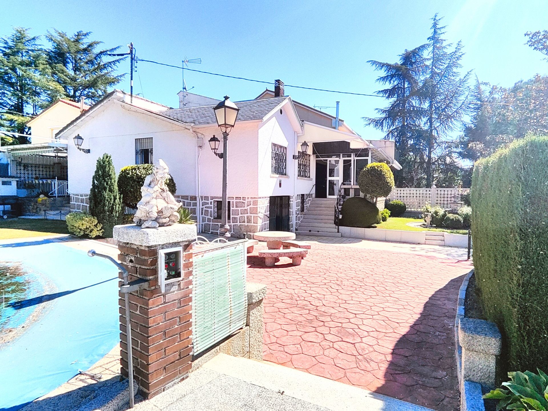 Exterior view of House or chalet for sale in Colmenar Viejo  with Heating, Terrace and Storage room