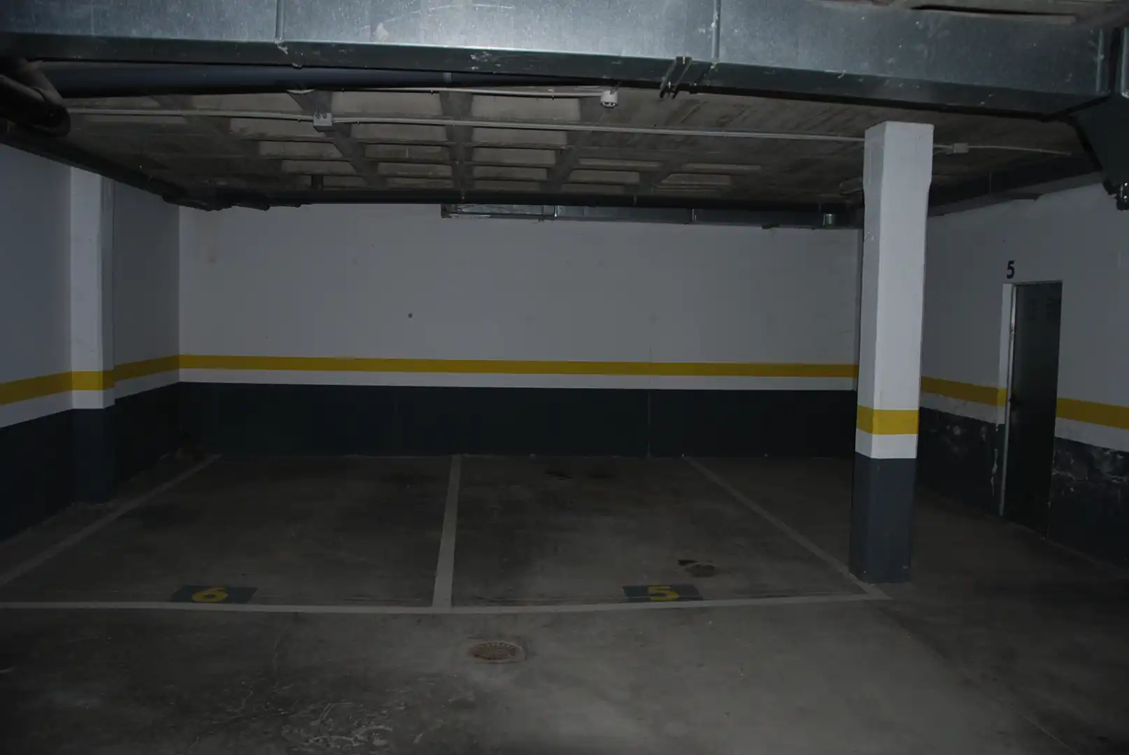 Parking de Piso en venta en Sabiñánigo con Calefacción, Terraza y Trastero