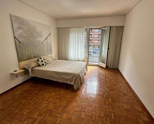 Bedroom of Apartment to share in  Logroño  with Heating, Oven and Washing machine