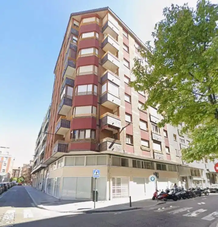 Außenansicht von Wohnung zur Miete in Valladolid mit Terrasse