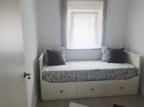 Bedroom of Flat for sale in Madrid  with Terrace, Storage room and Washing machine