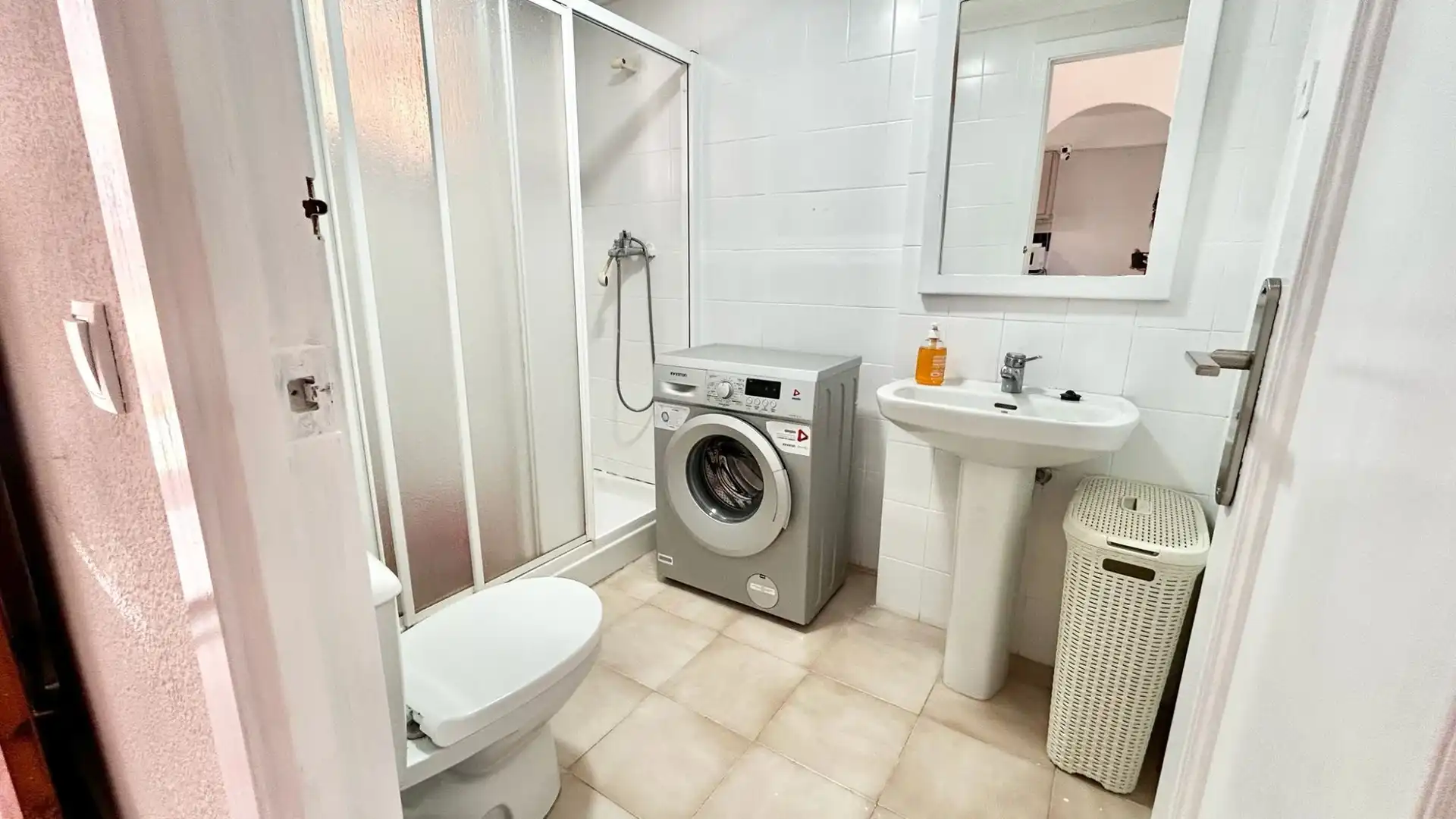 Baño de Planta baja de alquiler en Pilar de la Horadada con Aire acondicionado, Terraza y Piscina