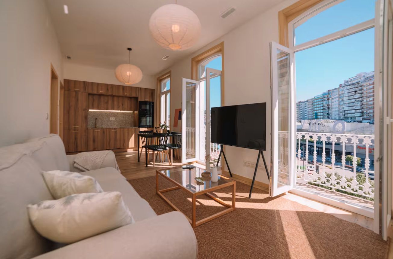 Living room of Apartment to rent in Vigo   with Air Conditioner, Heating and Parquet flooring