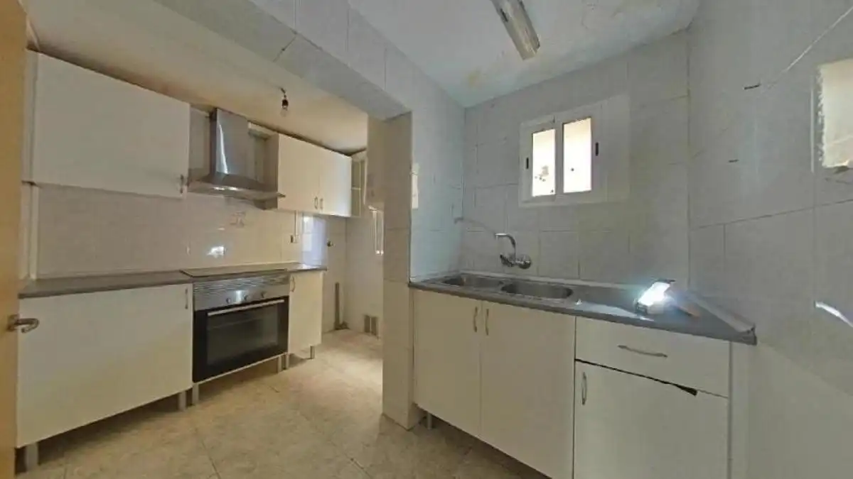 Kitchen of Apartments for sale in Badalona  with Balcony