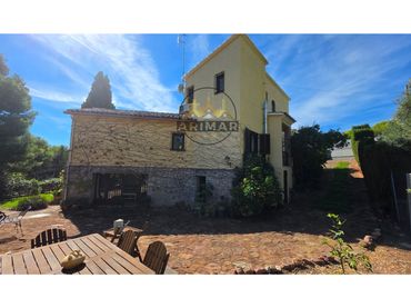Detached house with balcony for sale in Montornés - Las Palmas - El Refugio