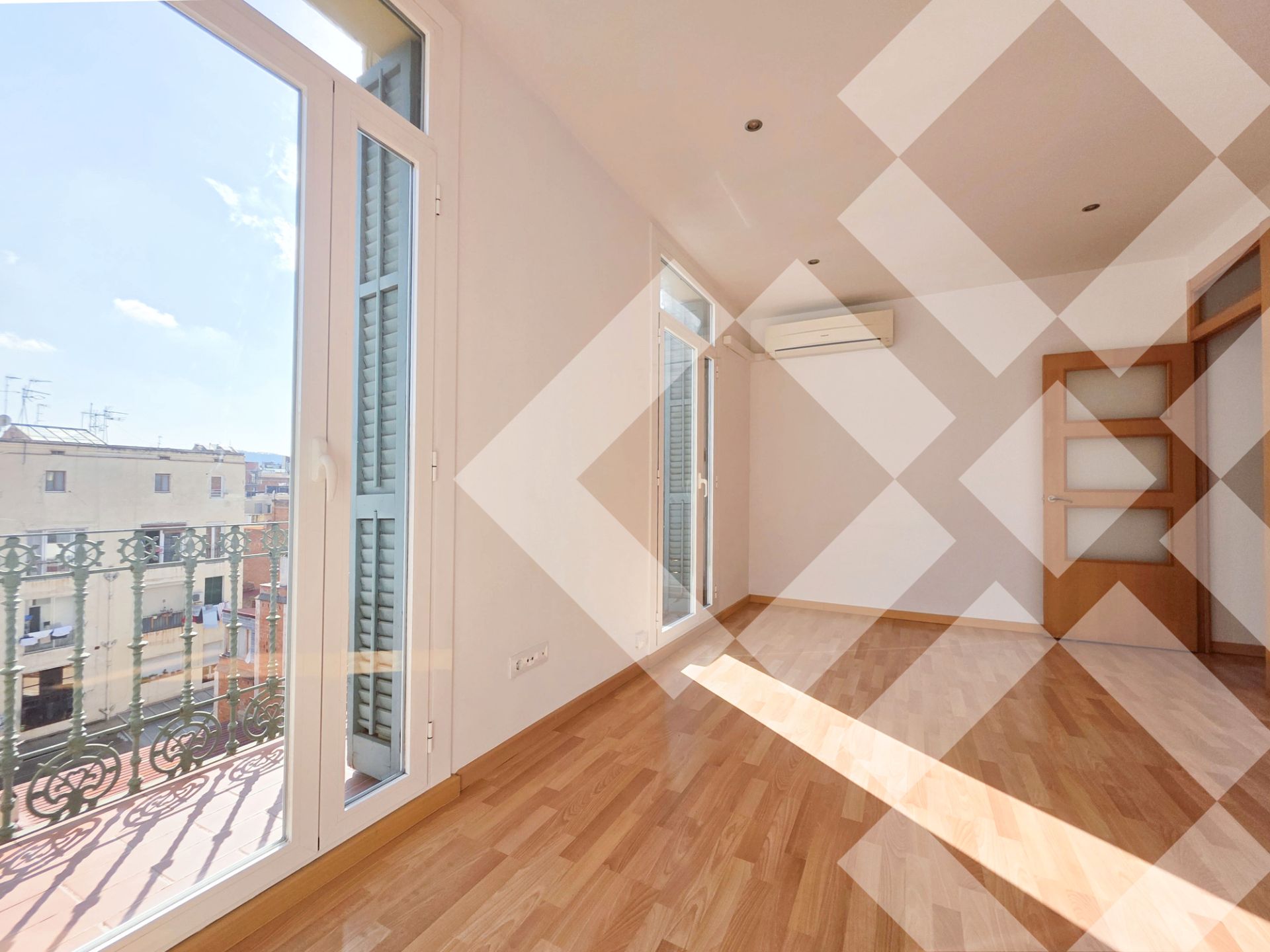 Bedroom of Flat to rent in  Barcelona Capital  with Air Conditioner, Heating and Parquet flooring