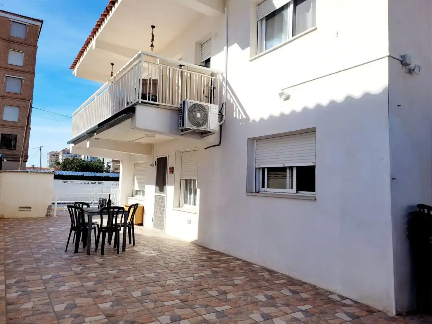Terrasse von Haus oder Chalet zum Verkauf in Benicasim / Benicàssim mit Klimaanlage, Schwimmbad und Balkon