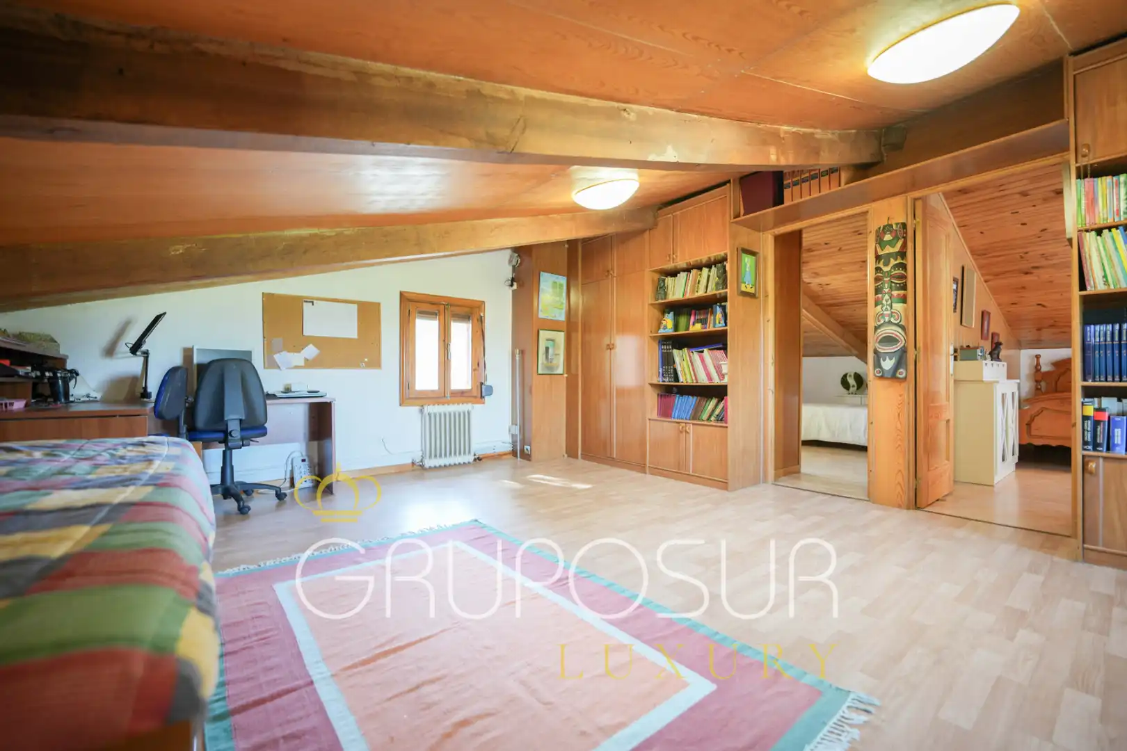 Sala d'estar de Casa adosada en venda en Valladolid amb Calefacció, Jardí privat i Parquet