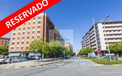 Vista exterior de Pis en venda en  Pamplona / Iruña amb Calefacció, Parquet i Terrassa