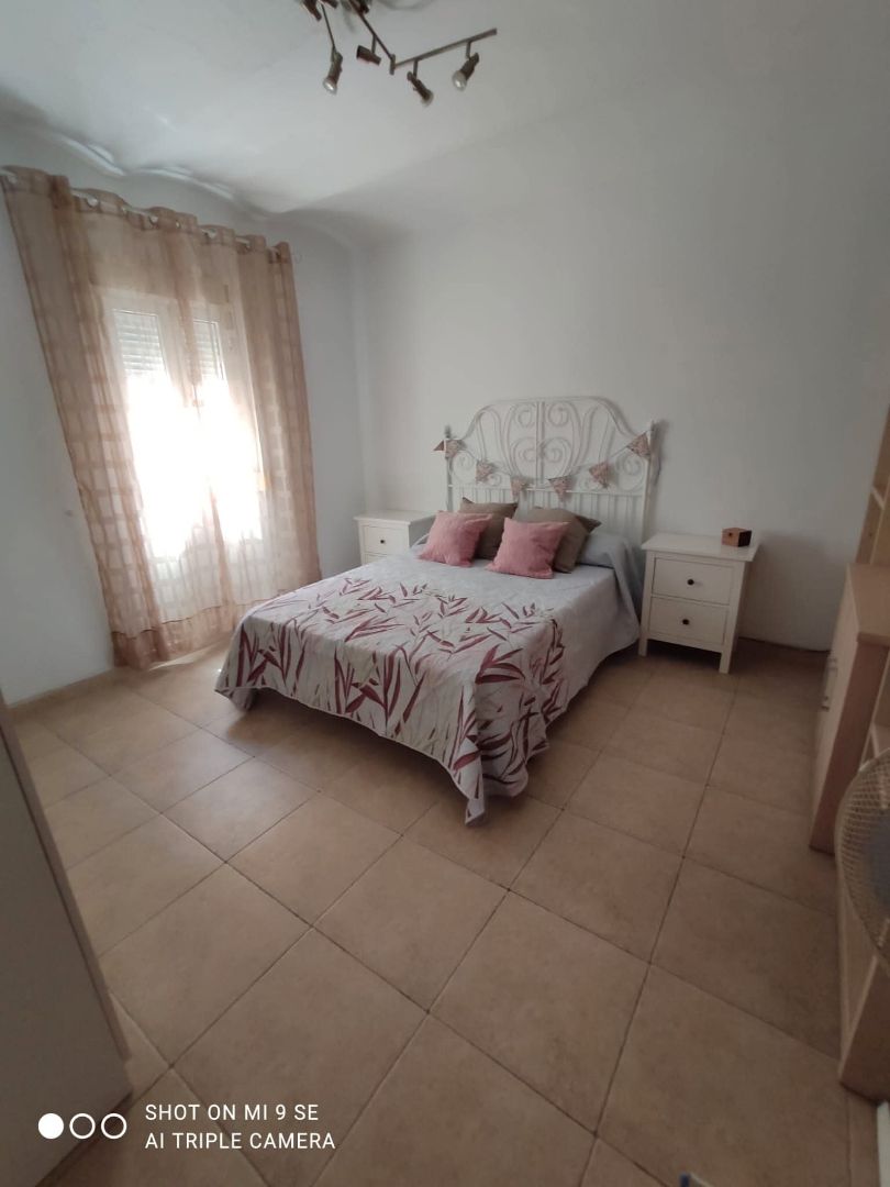 Habitación de Piso de alquiler en  Melilla Capital con Aire acondicionado, Calefacción y Amueblado