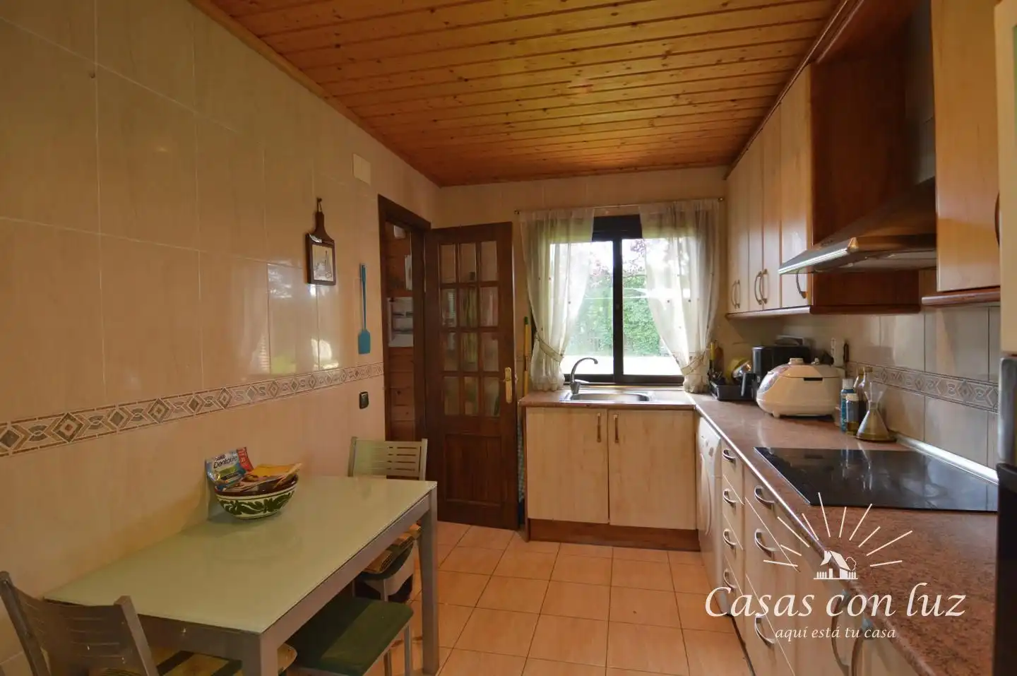 Cocina de Casa o chalet en venta en Zaragoza con Aire acondicionado, Calefacción y Jardín privado