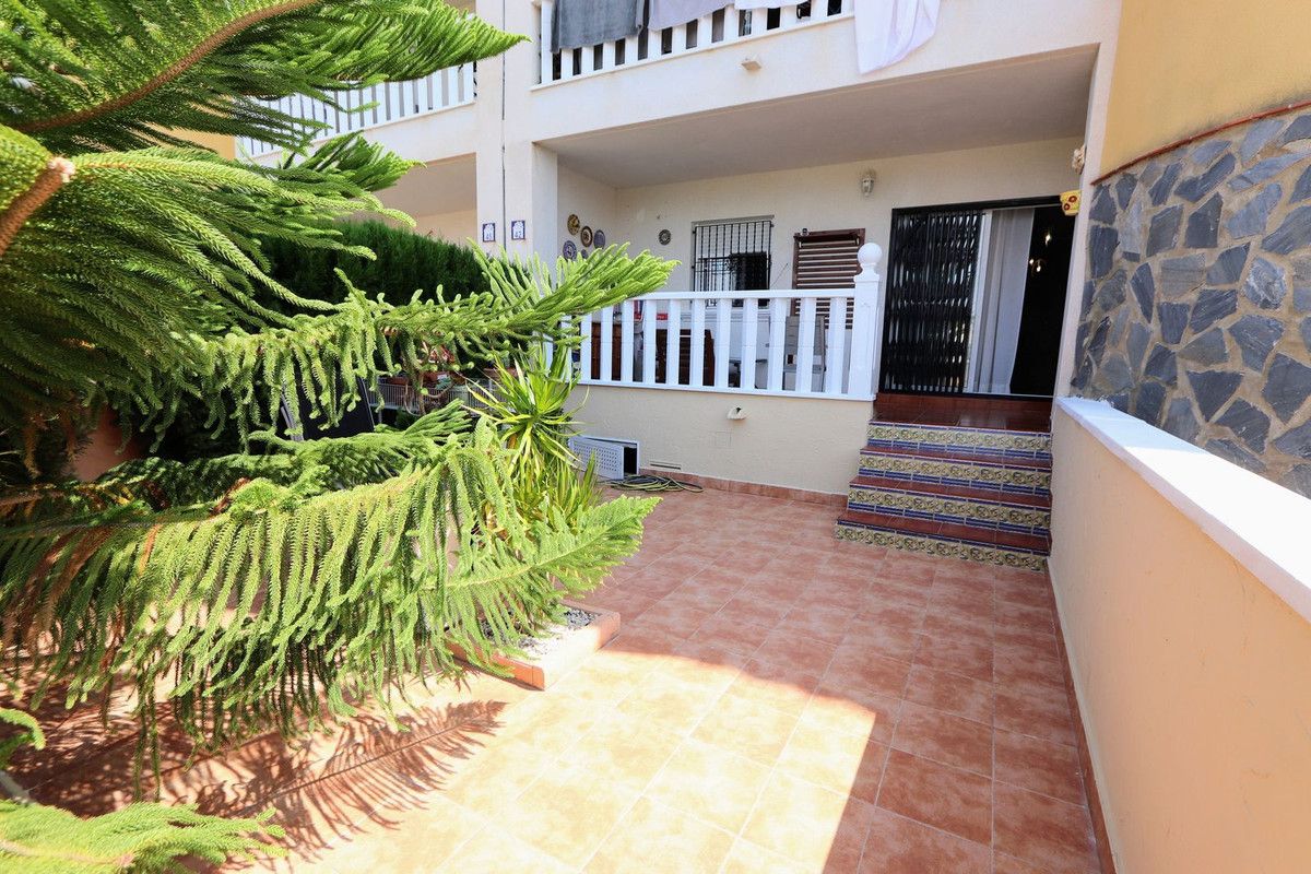 Jardín de Apartamento en venta en Orihuela con Aire acondicionado, Terraza y Trastero