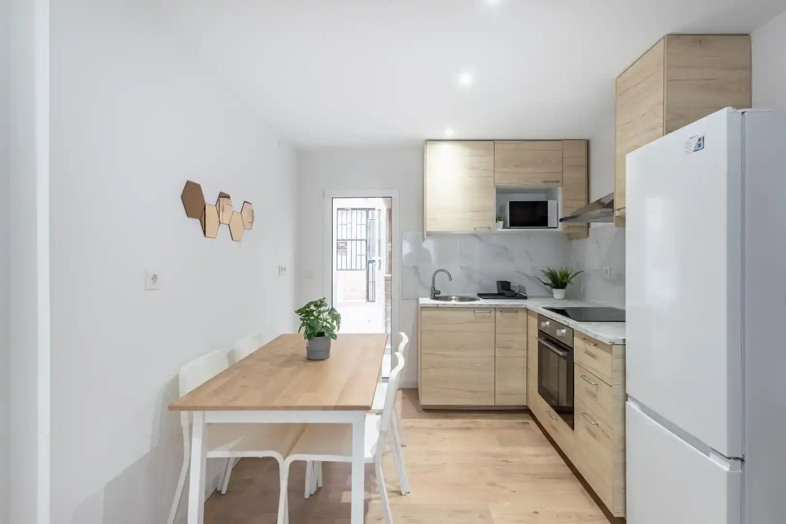 Kitchen of Ground floor for rent in Granada  with Parquet flooring and Furnished