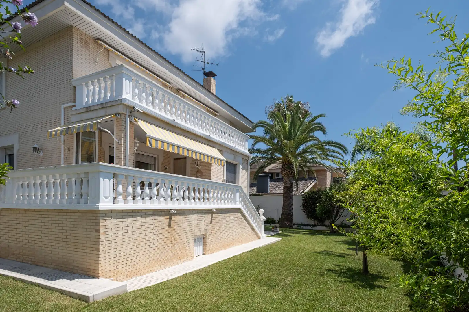 Vista exterior de Casa o xalet en venda en Salou amb Aire condicionat, Calefacció i Jardí privat