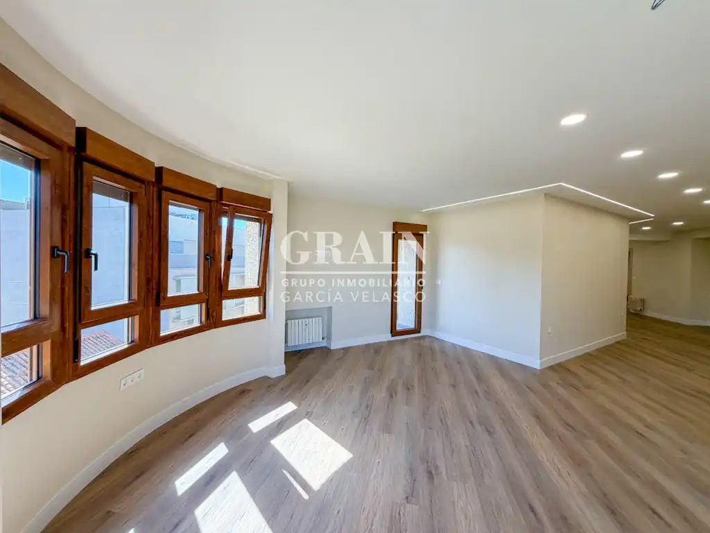 Appartamento con terrazza in vendita a Centro, imagen 2
