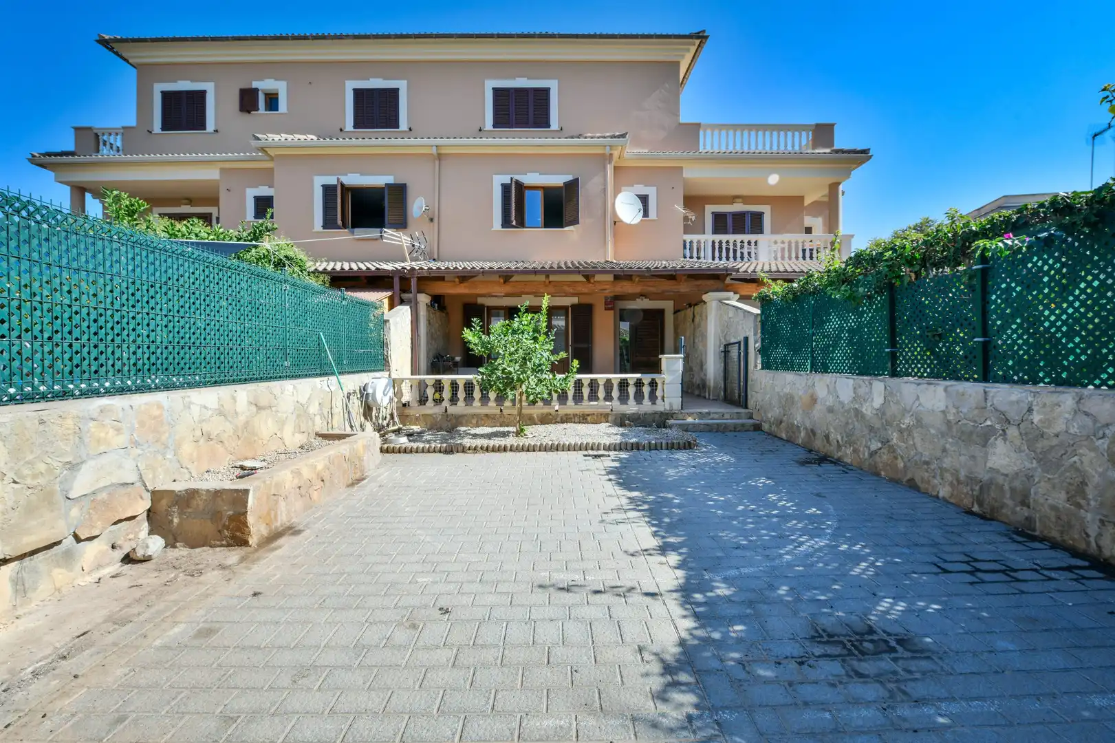 Exterior view of Detached homes for sale in Alcúdia  with Air Conditioner, Terrace and Balcony