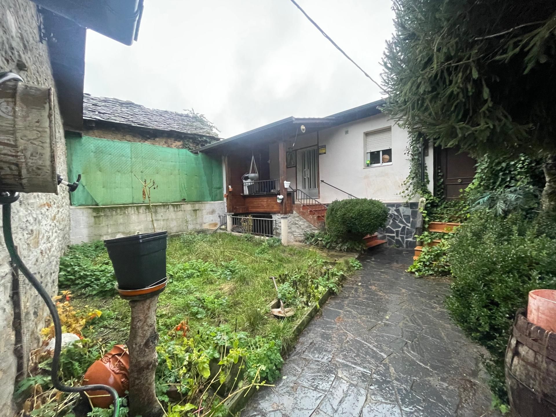 Jardí de Finca rústica en venda en Ponferrada amb Calefacció i Terrassa