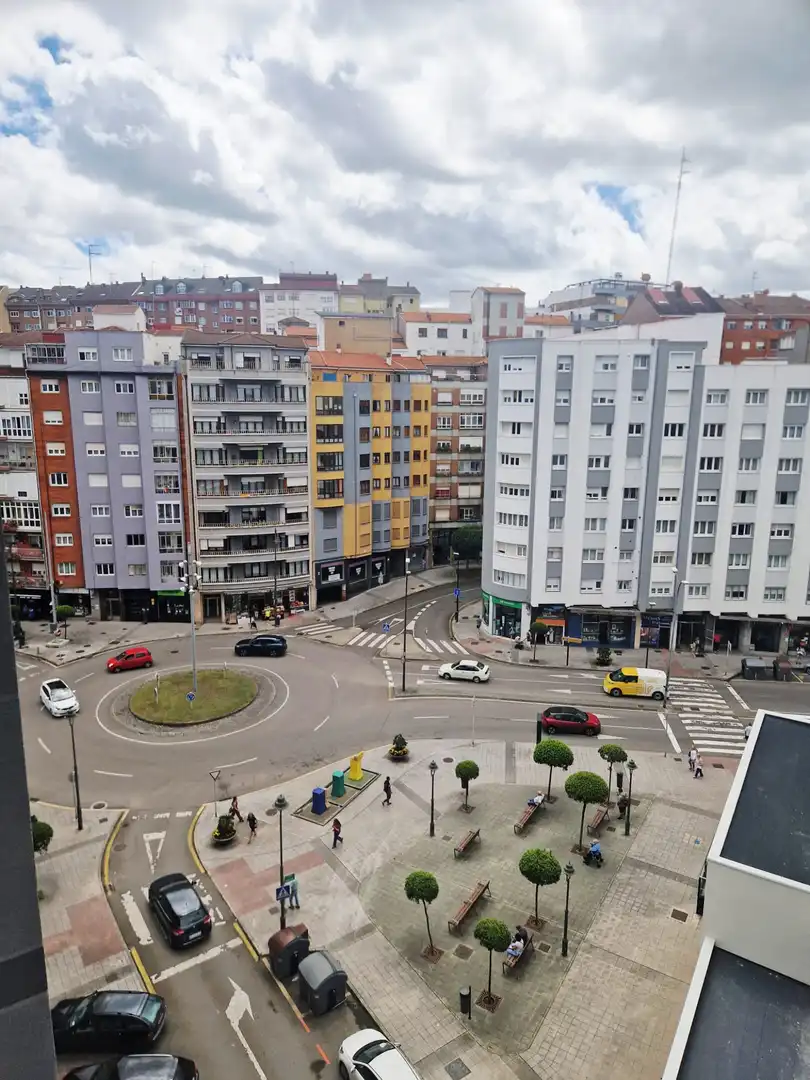 Außenansicht von Wohnung zur Miete in Avilés mit Heizung und Privatgarten