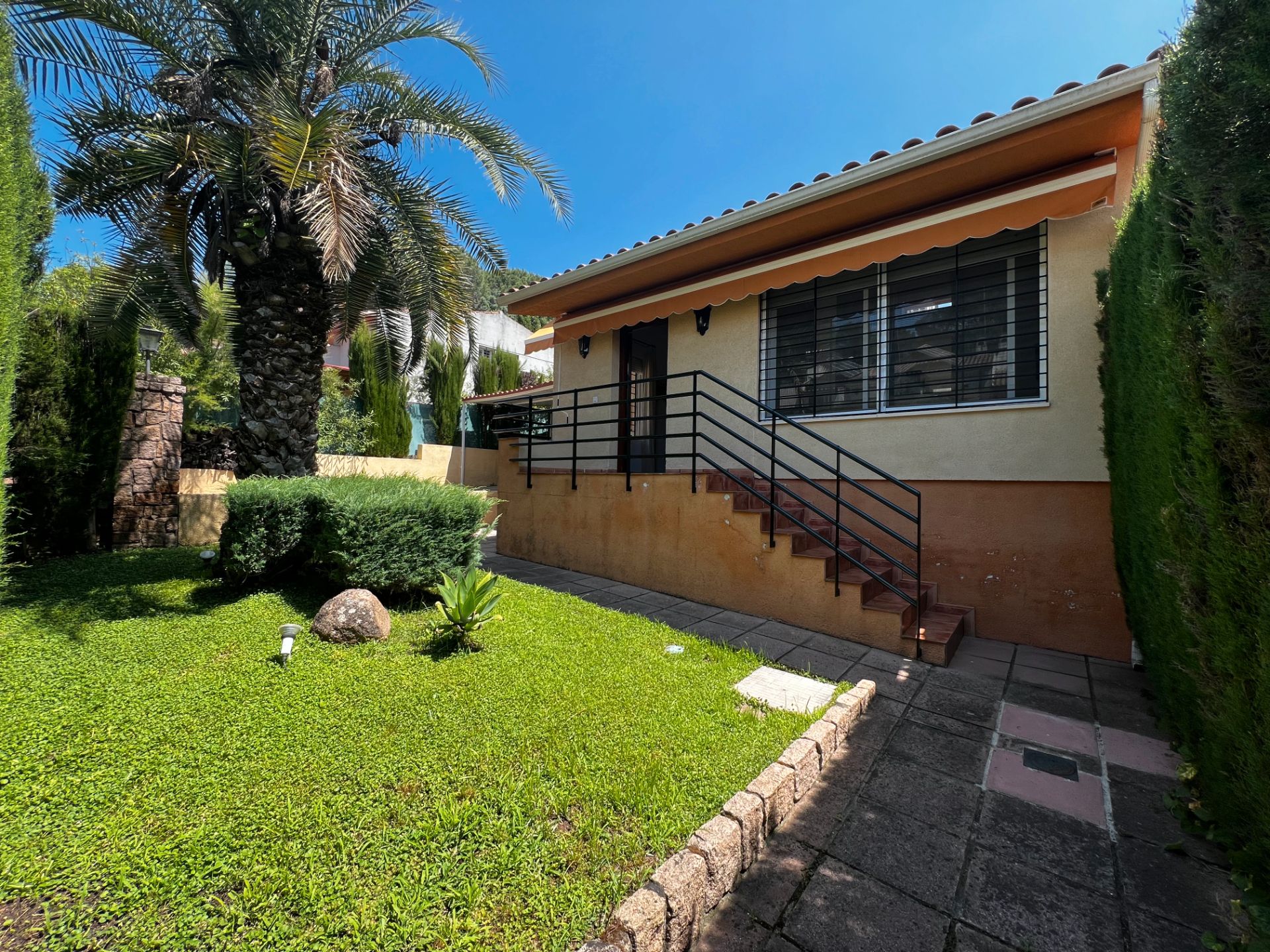 Exterior view of Single-family semi-detached for sale in  Córdoba Capital  with Air Conditioner, Heating and Private garden