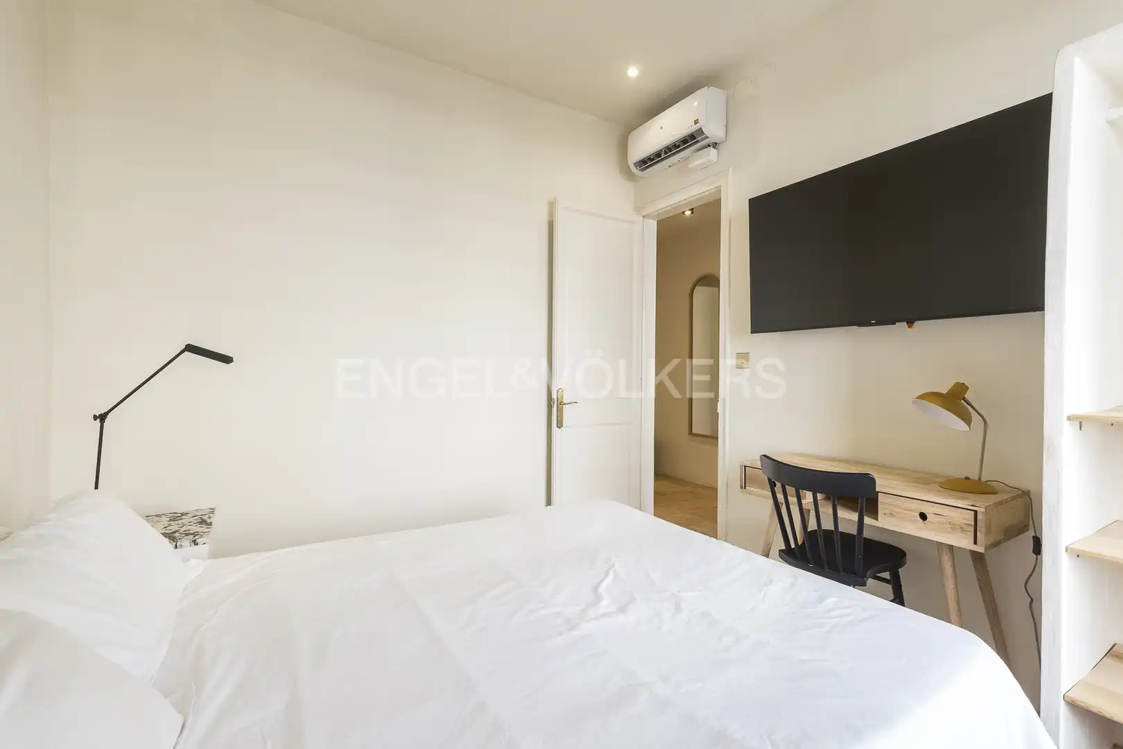 Schlafzimmer von Wohnung zur Miete in Barcelona mit Klimaanlage, Heizung und Balkon