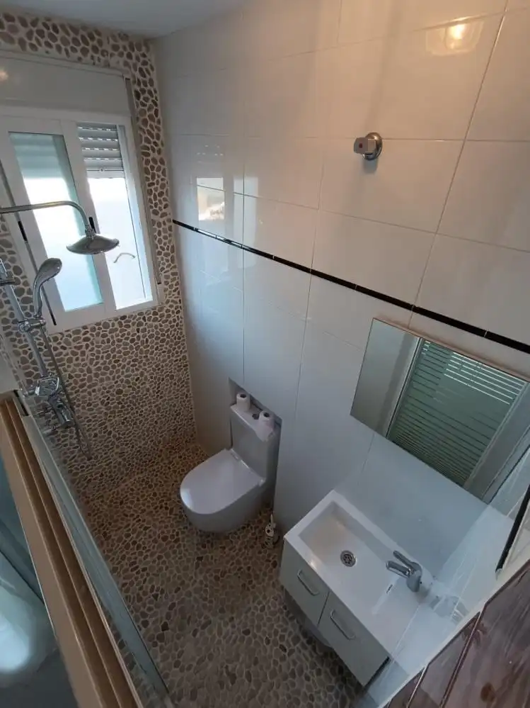 Bany de Casa o xalet en venda en Chilluévar amb Aire condicionat, Terrassa i Moblat