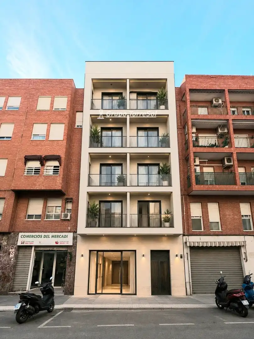 Außenansicht von Residential zum Verkauf in Elche / Elx