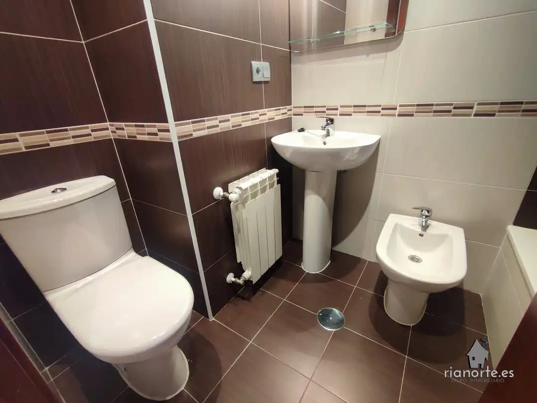 Bathroom of Flat for sale in Langreo  with Heating, Terrace and Storage room