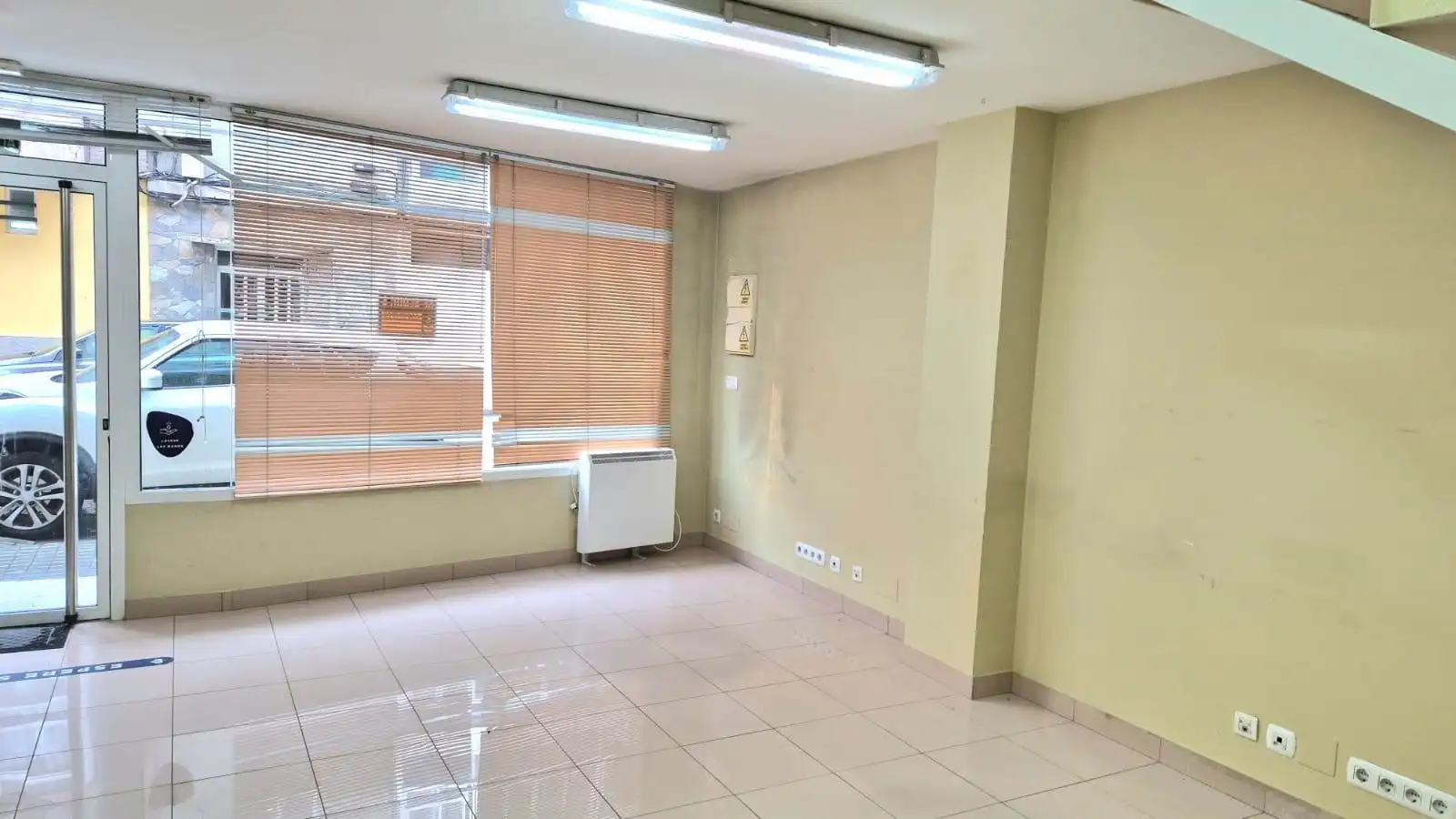 Local comercial en alquiler en Flores de Sil - La Placa, imagen 17