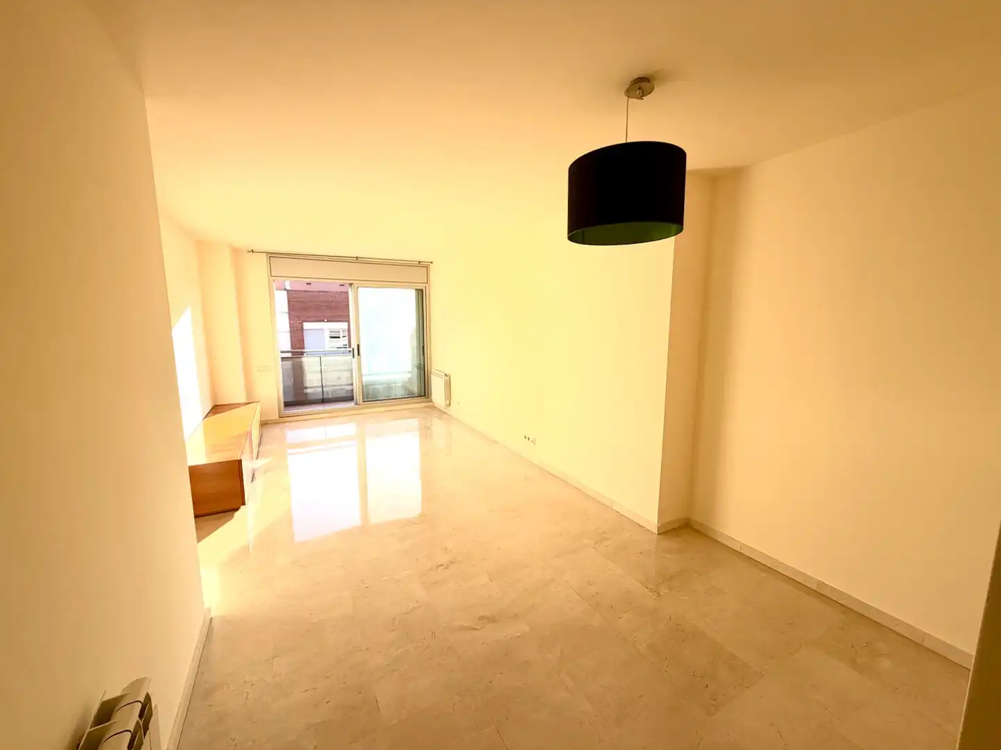 Living room of Flat for rent in  Barcelona Capital  with Air Conditioner, Terrace and Balcony