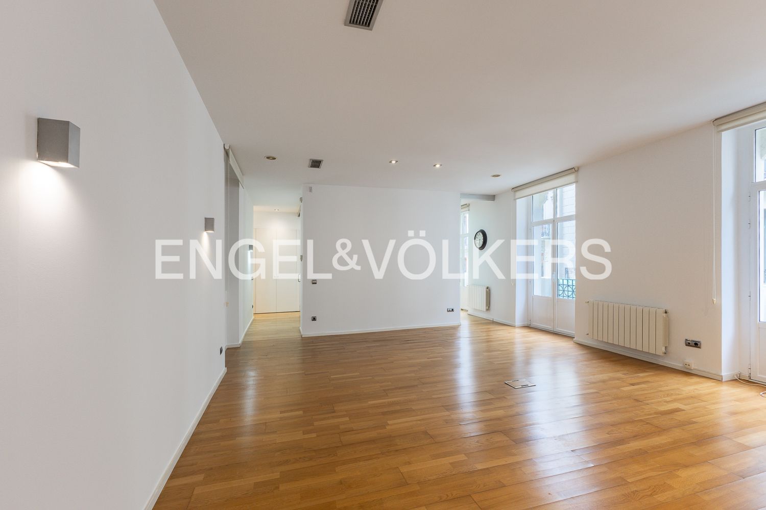 Living room of Flat for rent in  Valencia Capital  with Air Conditioner, Heating and Parquet flooring