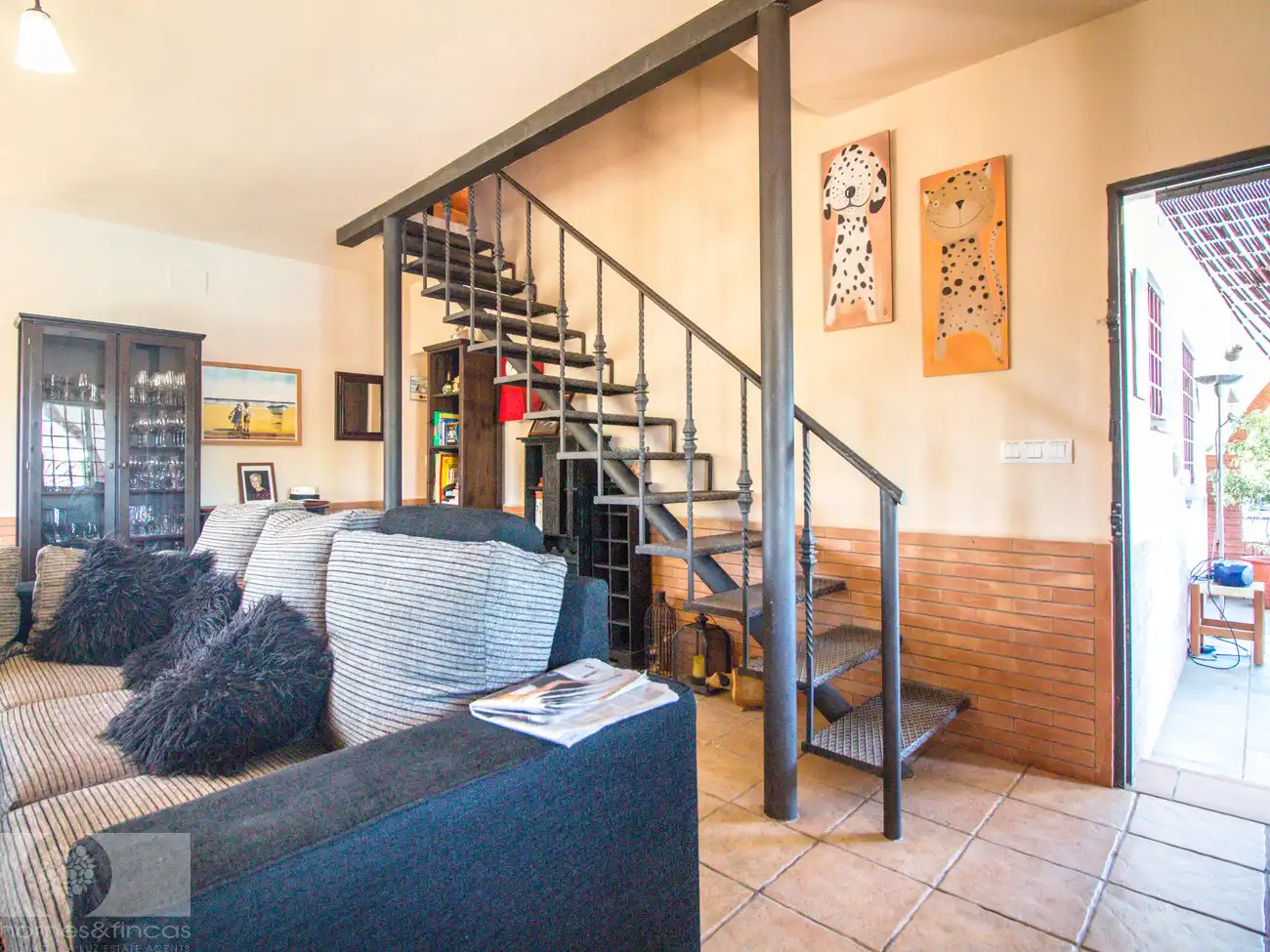 Sala de estar de Finca rústica en venta en Cartaya con Jardín privado, Piscina y Amueblado