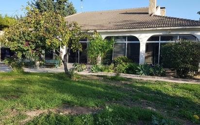 Vista exterior de Casa o xalet en venda en Busot amb Terrassa, Piscina i Balcó