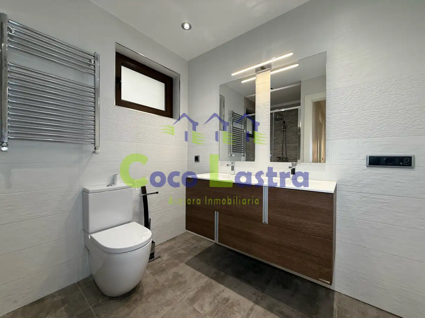 Bathroom of Flat for rent in Salamanca  with Heating, Furnished and Oven