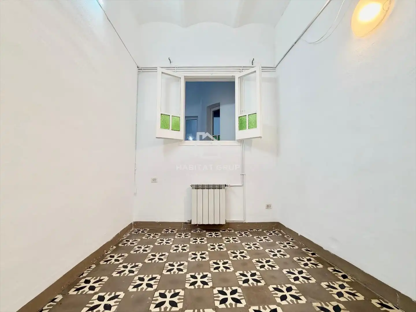 Piso en venta en Girona con Calefacción y Terraza