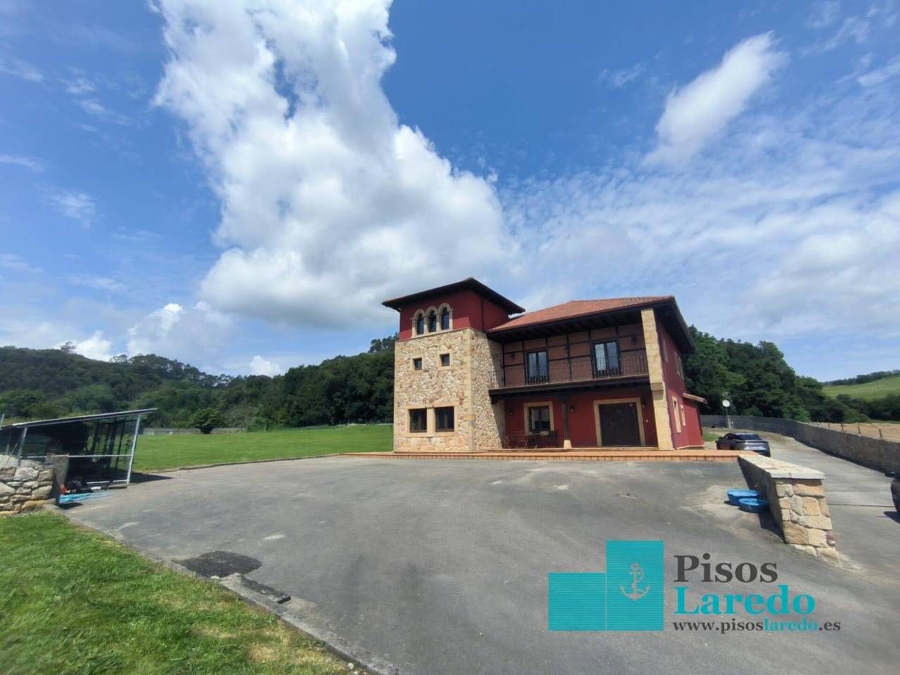 Exterior view of House or chalet for sale in Bárcena de Cicero  with Heating, Private garden and Terrace