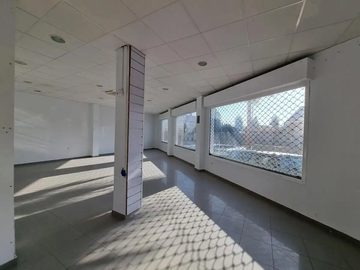 Local commercial à vendre à Avenida de Benacazón 5, imagen 3