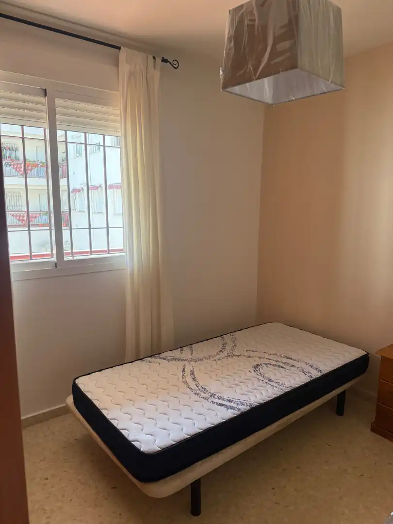 Habitación de Apartamento en venta en Badajoz con Aire acondicionado, Lavadora y Microondas