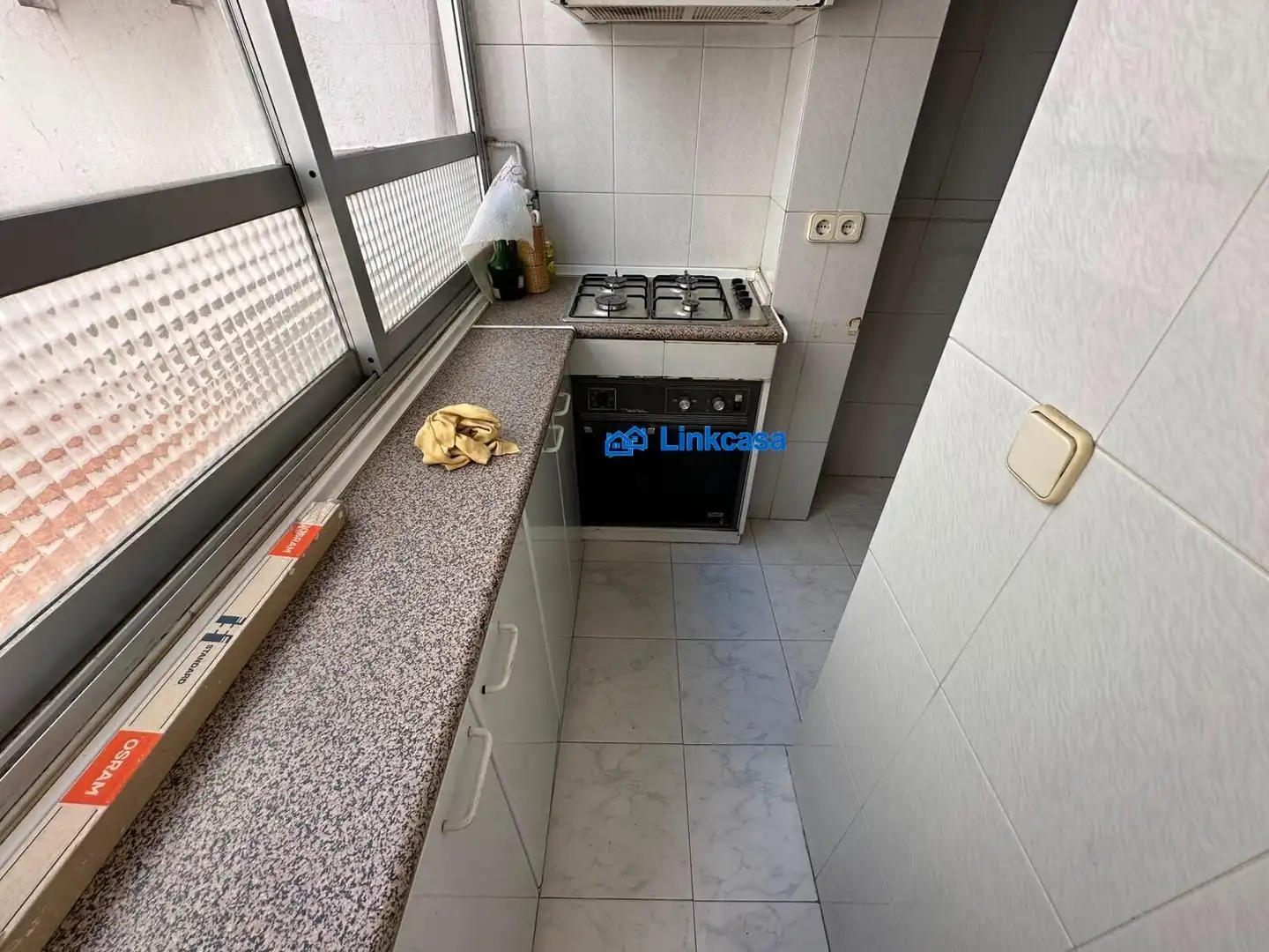 Cuina de Pis en venda en Madrid amb Calefacció, Parquet i Terrassa