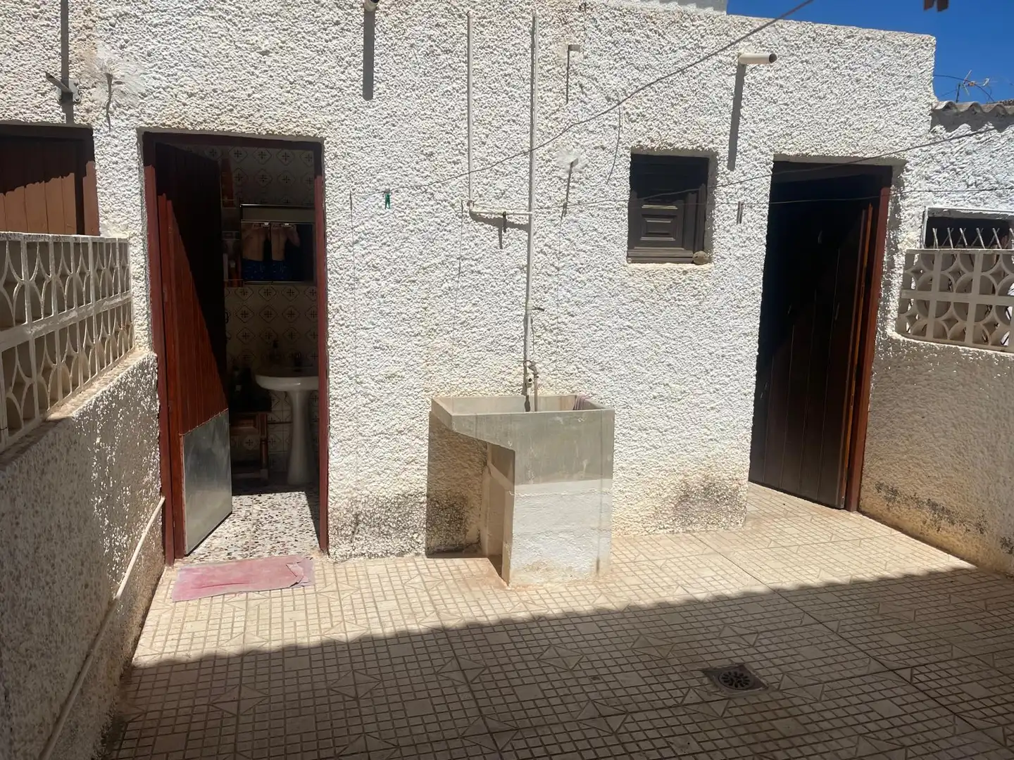 Vista exterior de Casa adosada en venda en Mazarrón amb Terrassa i Balcó