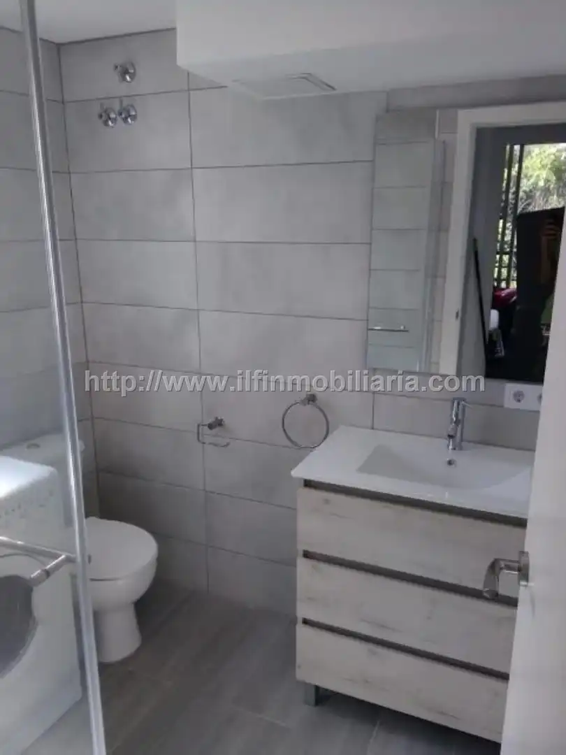 Baño de Piso en venta en  Palma de Mallorca con TV y Balcón