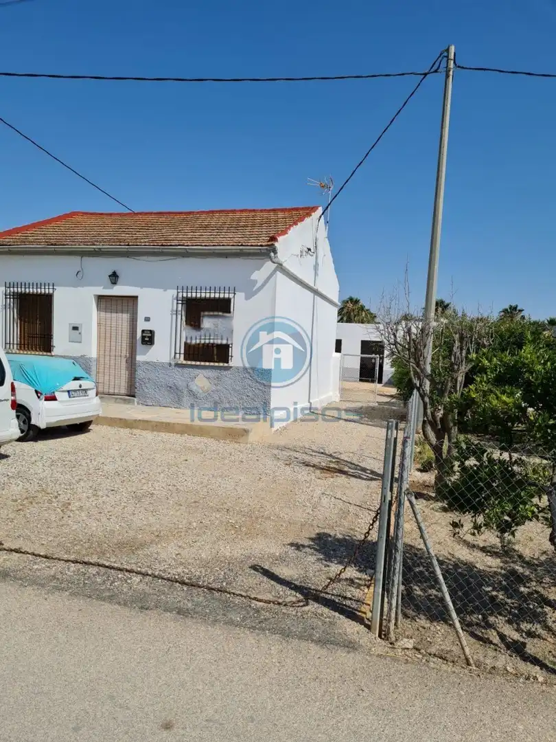Casa rústica amb jardí en venda a Dolores, imagen 4